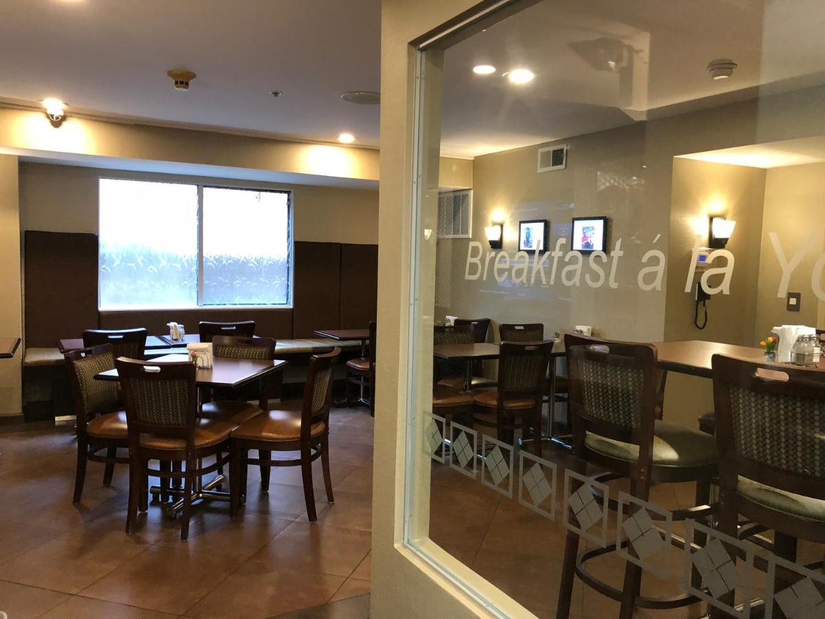 Hotel Strata 3*