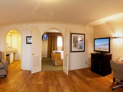 Strata Hotel Mountain View