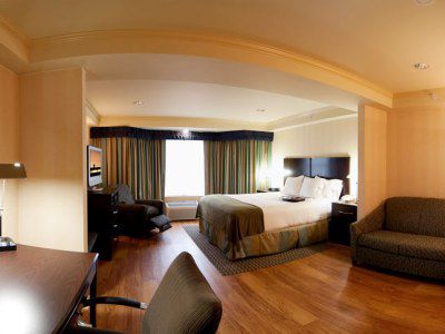 Strata Hotel 3*